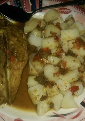 A picture of Boiled potatoes nd pepper soup.