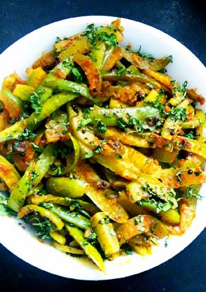 ટીંડોળા નું શાક (Ivy Gourd Sabji Recipe In Gujarati) રેસીપી મુખ્ય ફોટો