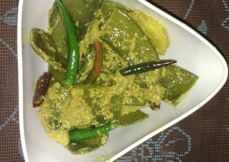 Easiest Way to Prepare Any-night-of-the-week Flat beans Poppy seed curry (sheem posto)