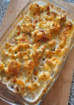 Una foto de Coliflor al horno con bacon y queso 👌