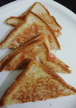 A picture of Vegetable Bread Sandwich.