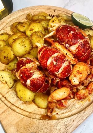 Hình của món Tôm Hùm Sốt Bơ & Hương Thảo 🦞 🥔 🍋 🧈.
