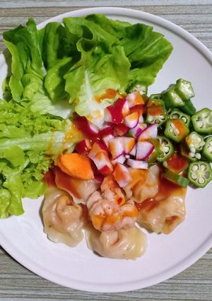 รูปของ สลัดเกี๊ยวกุ้งเด้งดึ๋ง