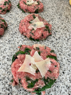 Foto principal de Hamburguesas de espinacas y parmesano