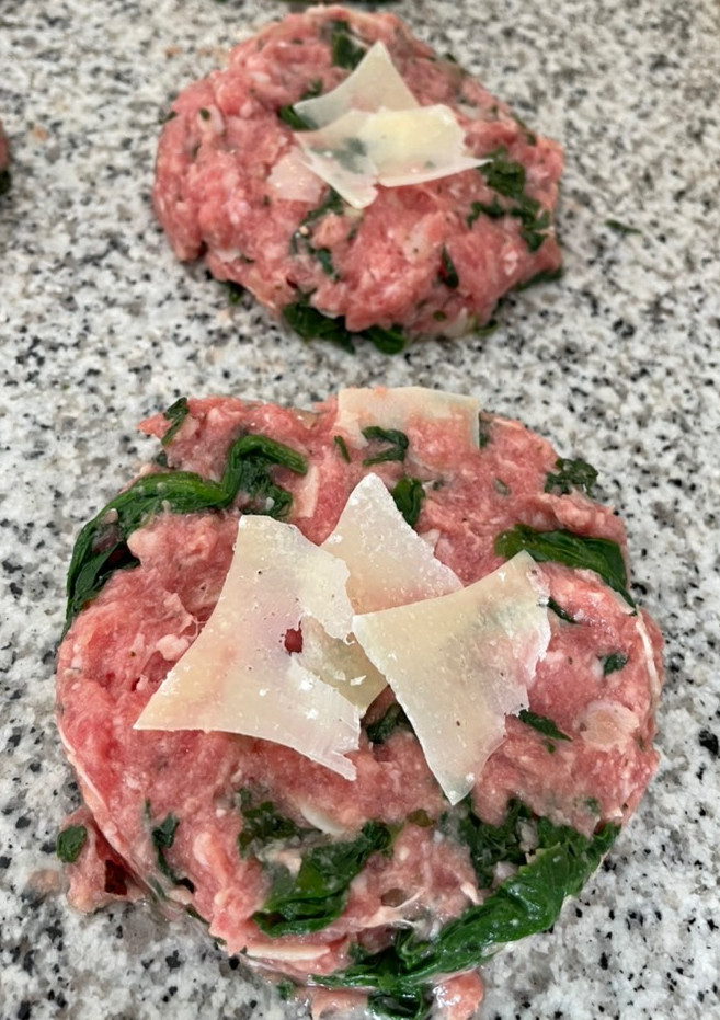 Una foto de Hamburguesas de espinacas y parmesano