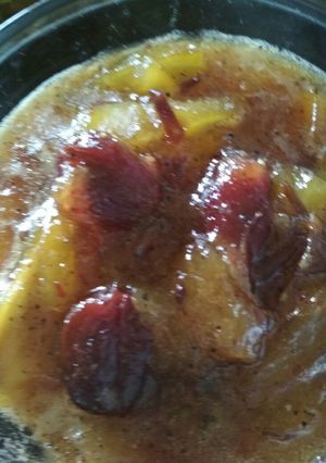 A picture of Mango dates chutney.