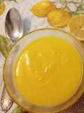 Lemon curd e bicchierino di biscotti lemon curd e frutti rossi