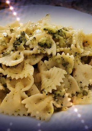 Foto di Farfalle cremose con broccoli