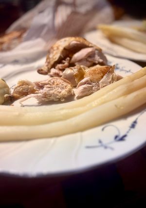 Une photo de Blanc de poulet à l’asperge blanche