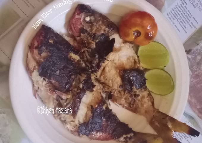 44. Ikan Ekor Kuning Bakar Oriental