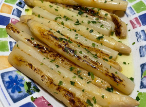 Foto principal de Espárragos blancos a la plancha