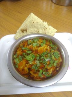 पापड़ की सब्जी (papad ki sabzi recipe in Hindi) रेसिपी मुख्य फोटो