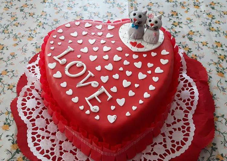 Torta con cuore di panna