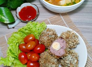 Hình của món Trứng cút bọc cốm xanh.