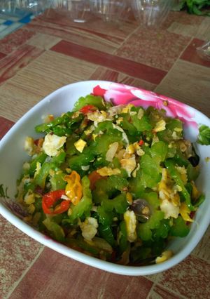 Foto resep Tumis pare telur