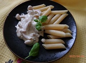 Shimeji gomba tejszínes boros mártásban recept fotója