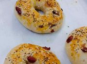 A picture of seed bagel