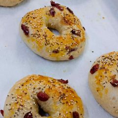 A picture of Sourdough Discard Cranberry Bagels.