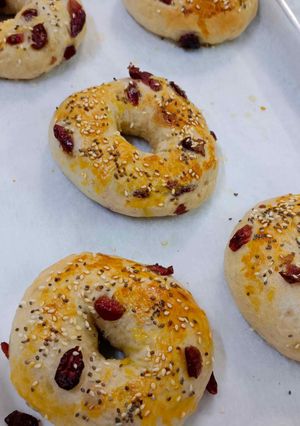 A picture of Sourdough Discard Cranberry Bagels.