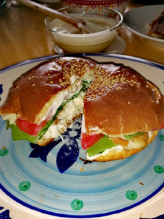 Una foto de Hamburguesa de Pescado 🍔🐟