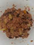 Tuna salad with fruits