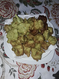 Una foto de Buñuelos de espinaca en licuadora