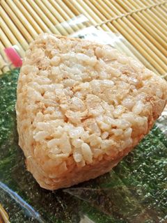 《二廚料理飯糰》鮪魚御飯糰 的食譜成品照片