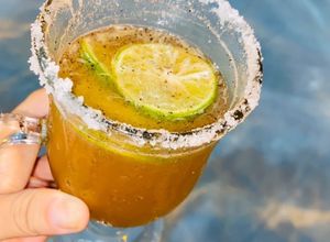 Una foto de Michelada de limon
