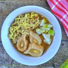 A picture of Pempek Sederhana (irit).