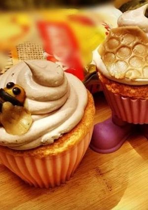 A picture of Honey Walnut Cup Cakes 🧁.