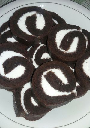 A picture of Chocolate swiss roll recipe on pan.
