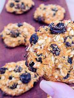 Una foto de Galletas de avena y harina de garbanzos sabor carrot cake 🥕 sin azúcar ni edulcorante 🥕 veganas