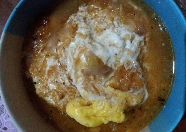 Resep Telor mata sapi kuah pedas yang Enak Banget