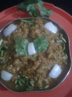 રીંગણ નો ઓળો(Ringan no oro recipe in gujarati) રેસીપી મુખ્ય ફોટો