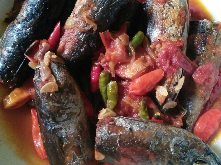 Resep Ikan tongkol keranjang saus asam pedas, Enak Banget