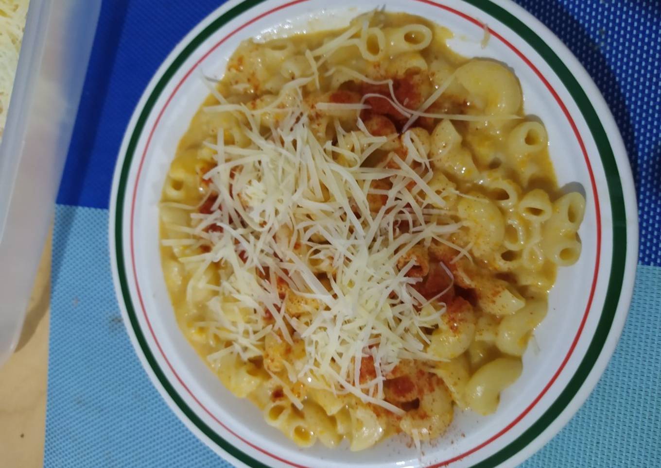 Fideos con salsa de zapallo y queso