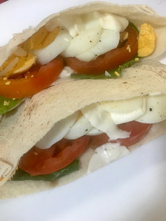 Una foto de Sándwich de huevo duro