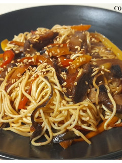 Una foto de Fideos lo mein