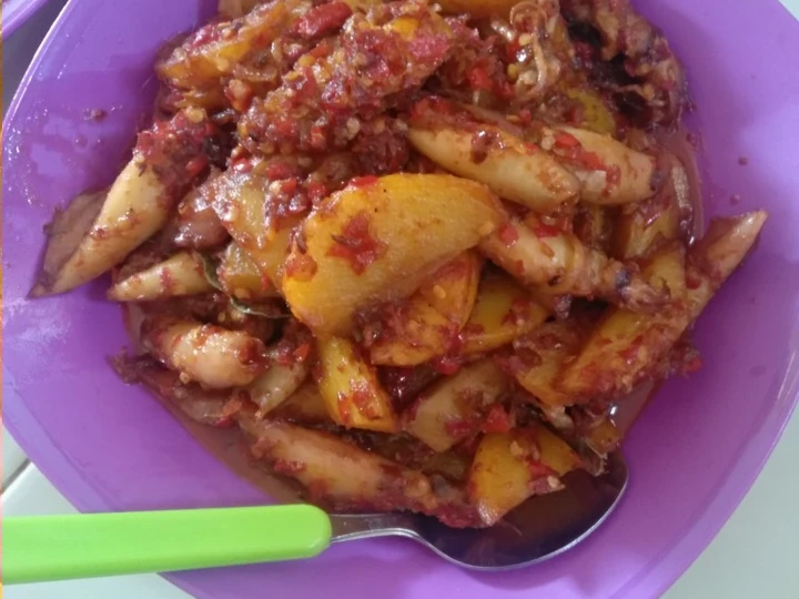 Cara Simple Membikin Resep  Balado cumi asin kentang asam manis pedes yang Bikin Ngiler, Enak Banget