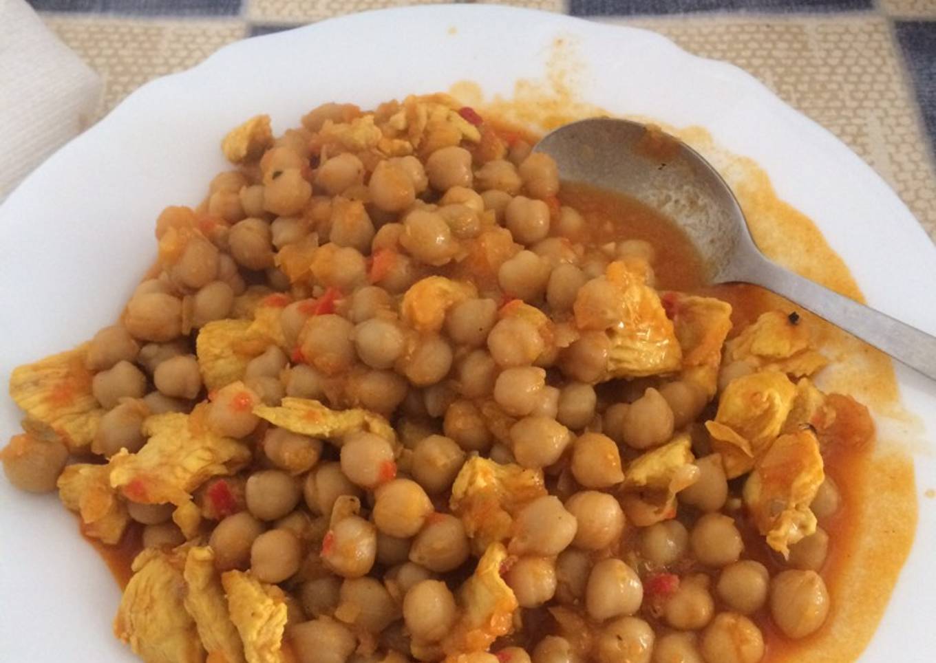 Garbanzos con pollo a mi estilo