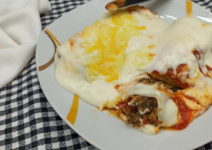 Receta Canelones de espinacas y setas variadas con atún
