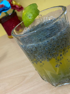 A picture of Lemon juice.