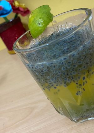 A picture of Lemon juice.