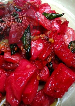 Foto resep Oseng Kulit Buah Naga