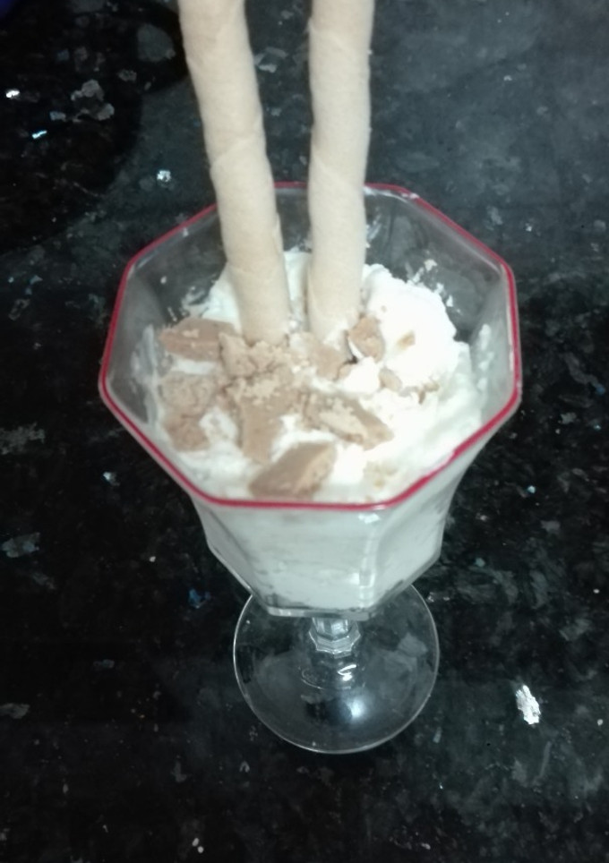 Una foto de Semifrío de turrón y de arroz con leche