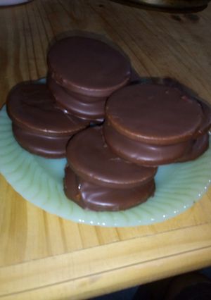 Una foto de Alfajores de chocolate