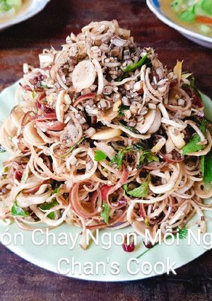 Hình của món Bắp chuối trộn chay.