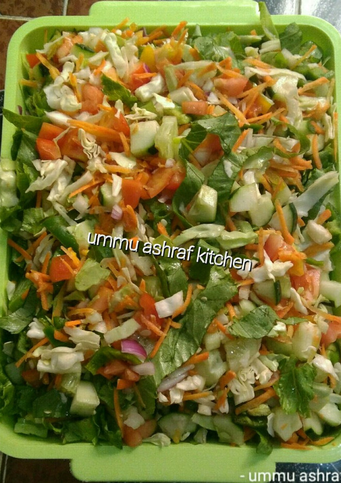 A picture of Simple salad.