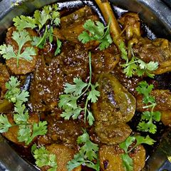 A picture of Bengali Style Chicken Curry with Potatoes.
