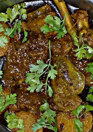 A picture of Bengali Style Chicken Curry with Potatoes.